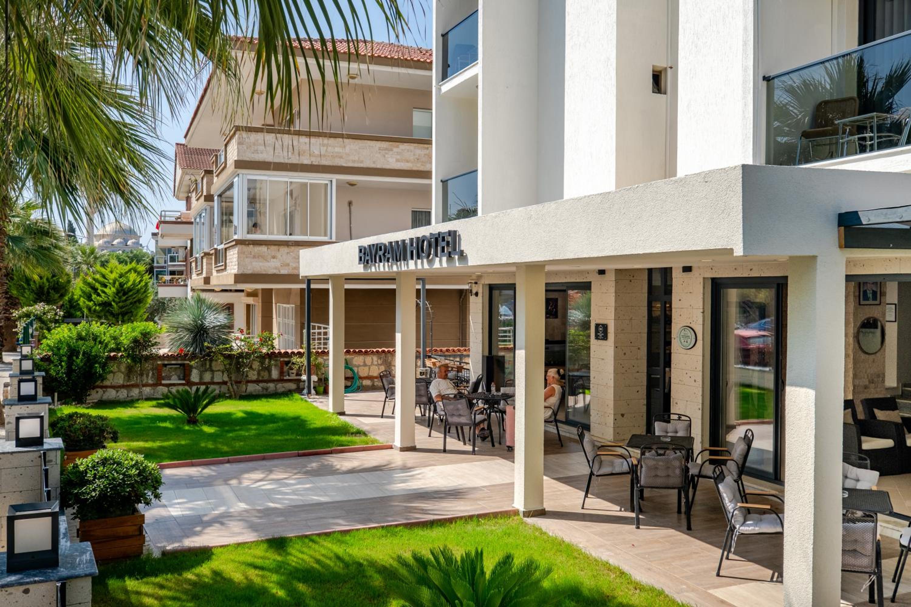 Bayram Hotel 38/50