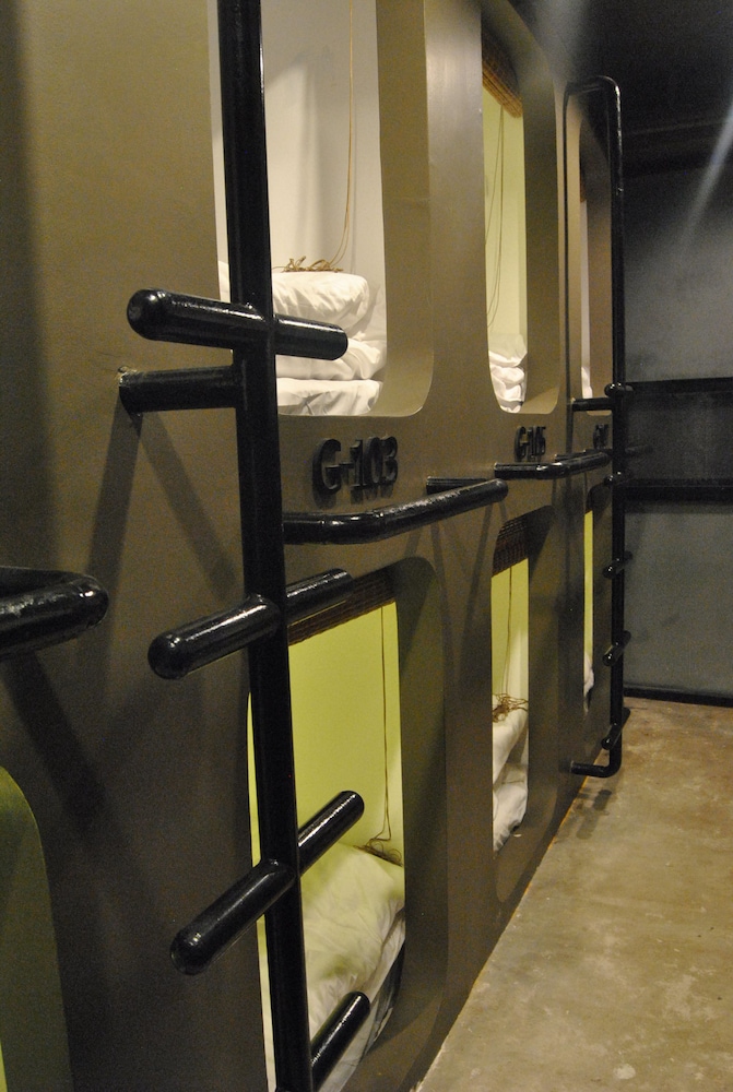 Capsule Hostel Chiangkhan 6/19