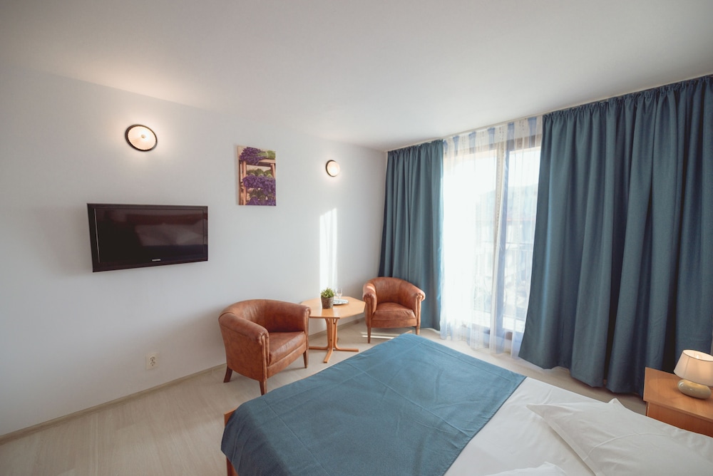 Q HOTEL NEPTUN 11/31