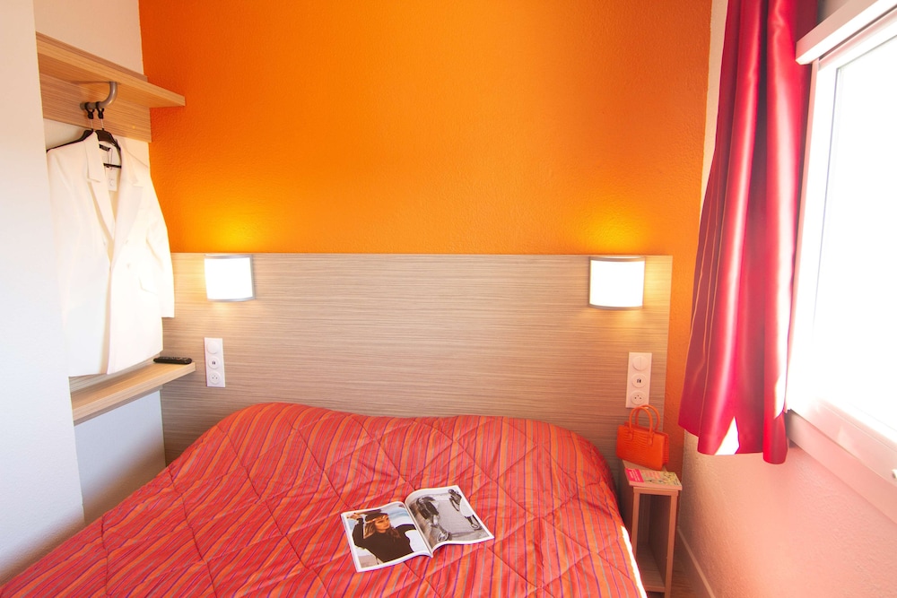 Premiere Classe Troyes Sud - Parc St Thibault 33/50