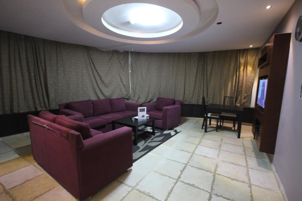 أجنحة طوق(Tooq Suites) 38/50