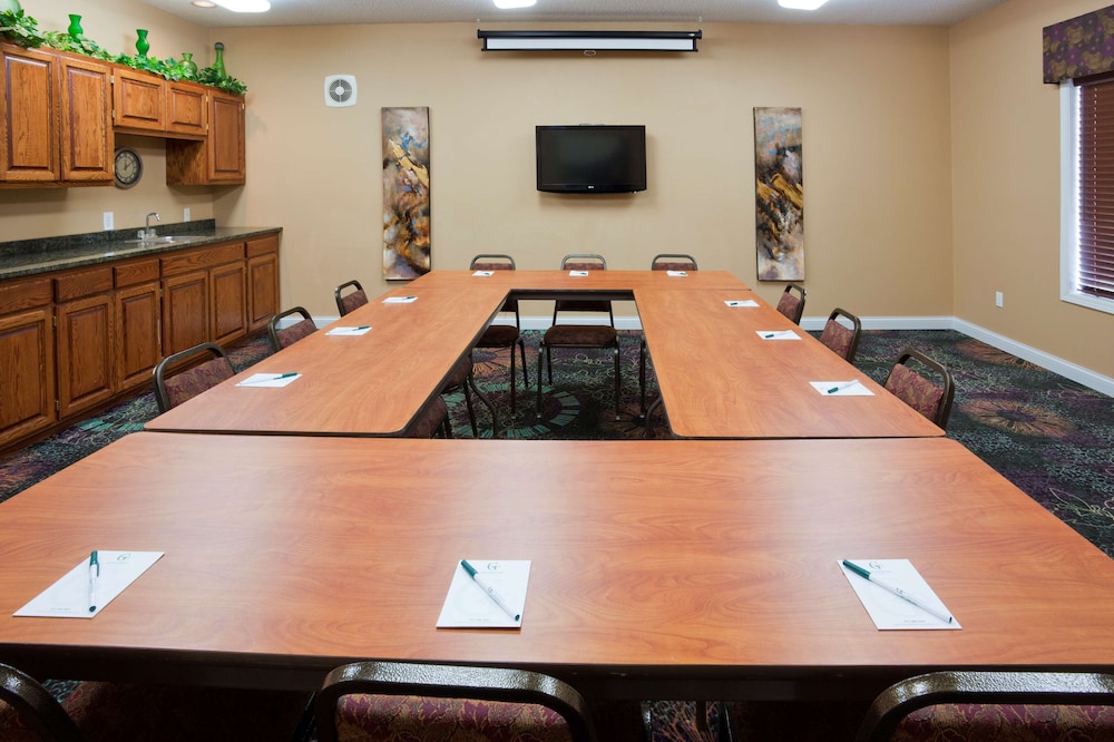 GrandStay Residential Suites Hotel- Saint Cloud 34/45