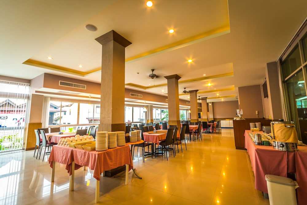 Sinkiat Buri Hotel 57/67