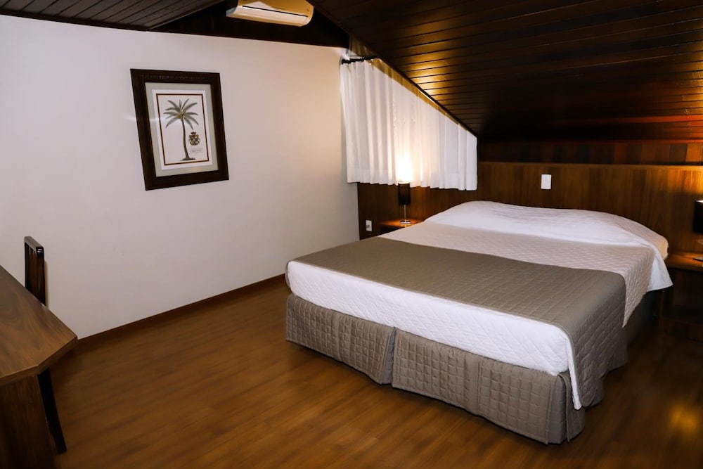 TIMBO PARK HOTEL 10/58