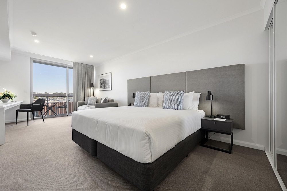 Oaks Toowoomba Hotel 22/70