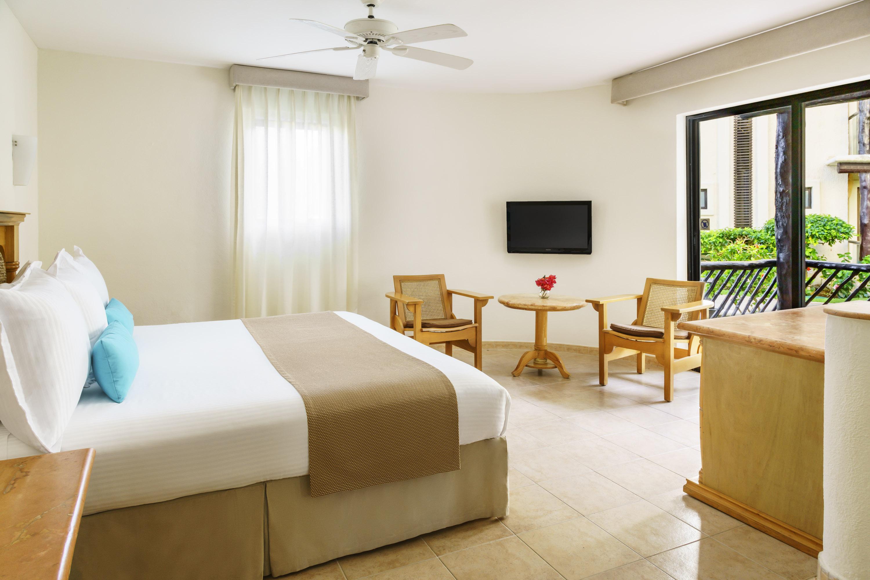 Superior, King Bed, Garden View, Balcony or Terrace