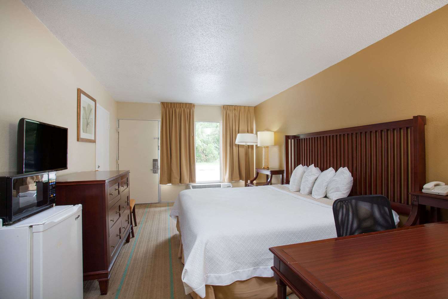 Econo Lodge Daytona Beach - Speedway 14/48