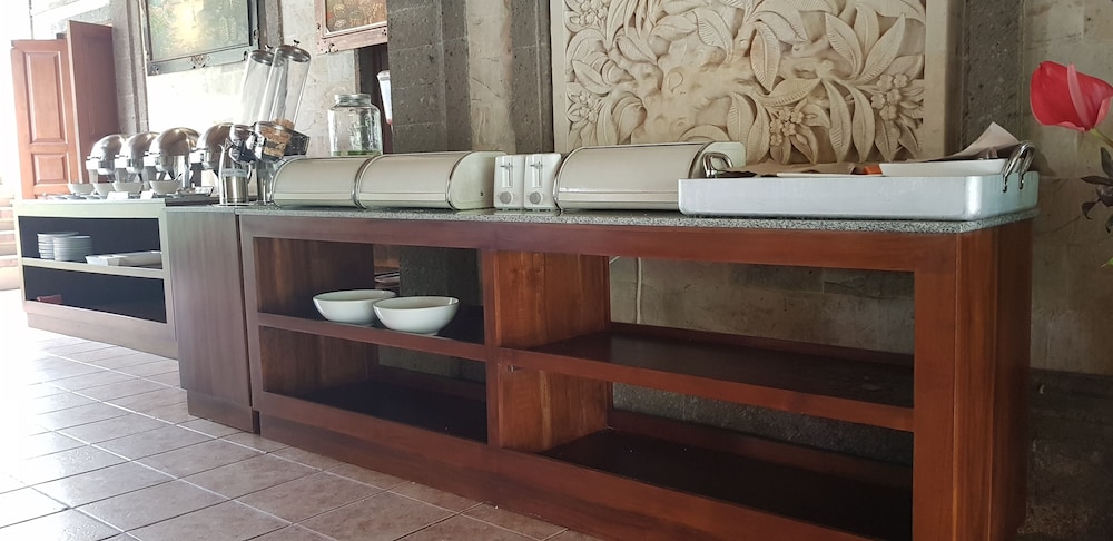 Kusnadi Hotel 9/50