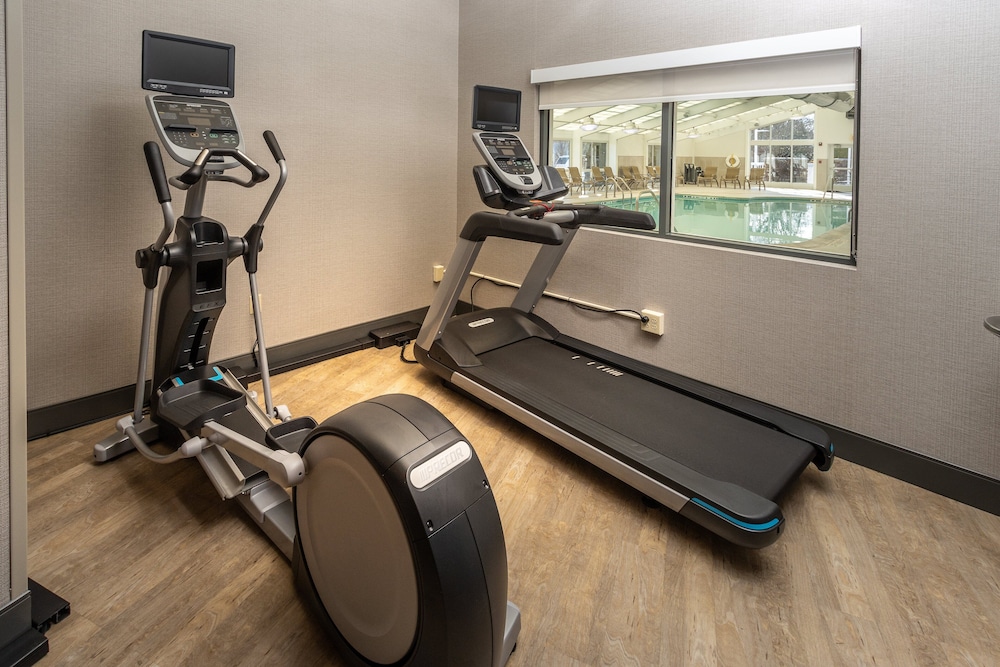 Holiday Inn Suites Memphis Wolfchase Galleria 43/79