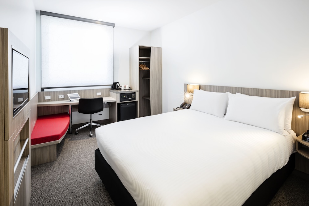 Ibis Mackay 22/67