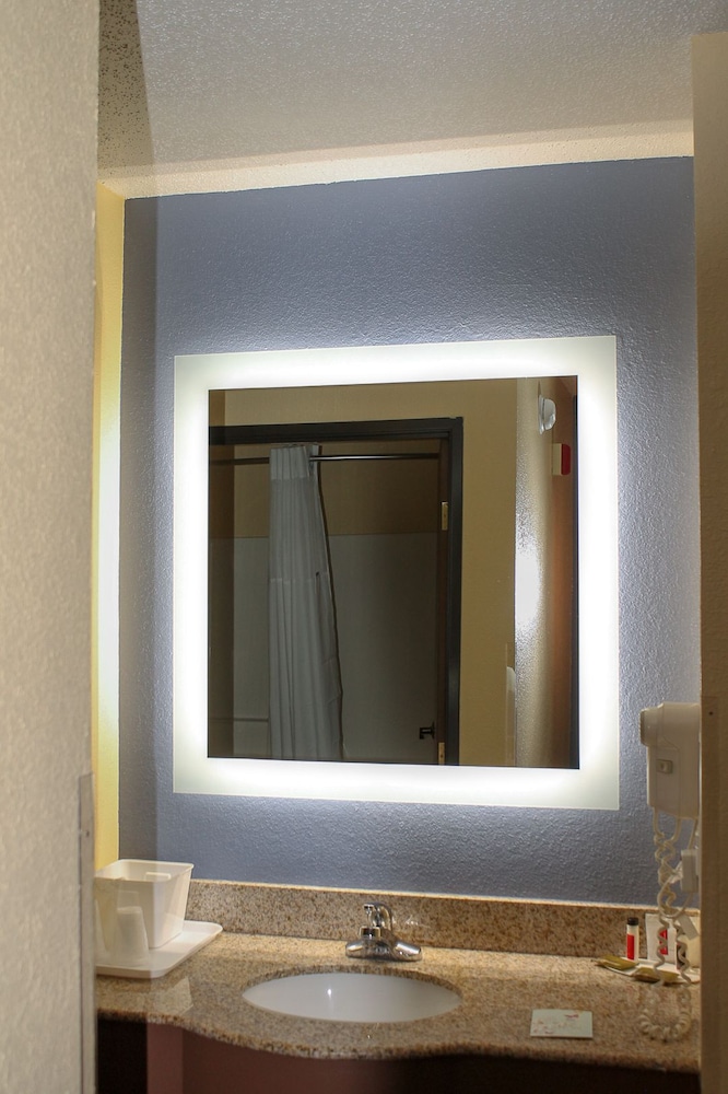 Days Inn by Wyndham Batavia Ohio 4/22