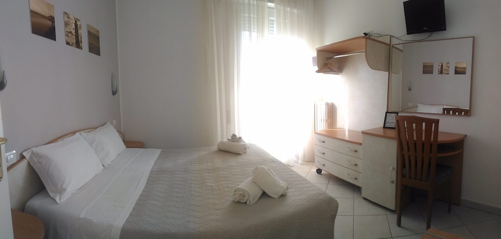 HOTEL PRESTIGE 17/50
