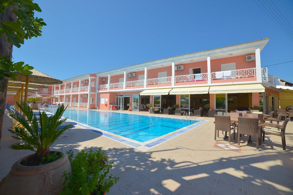 Angelina Hotel and Apartments 10/60