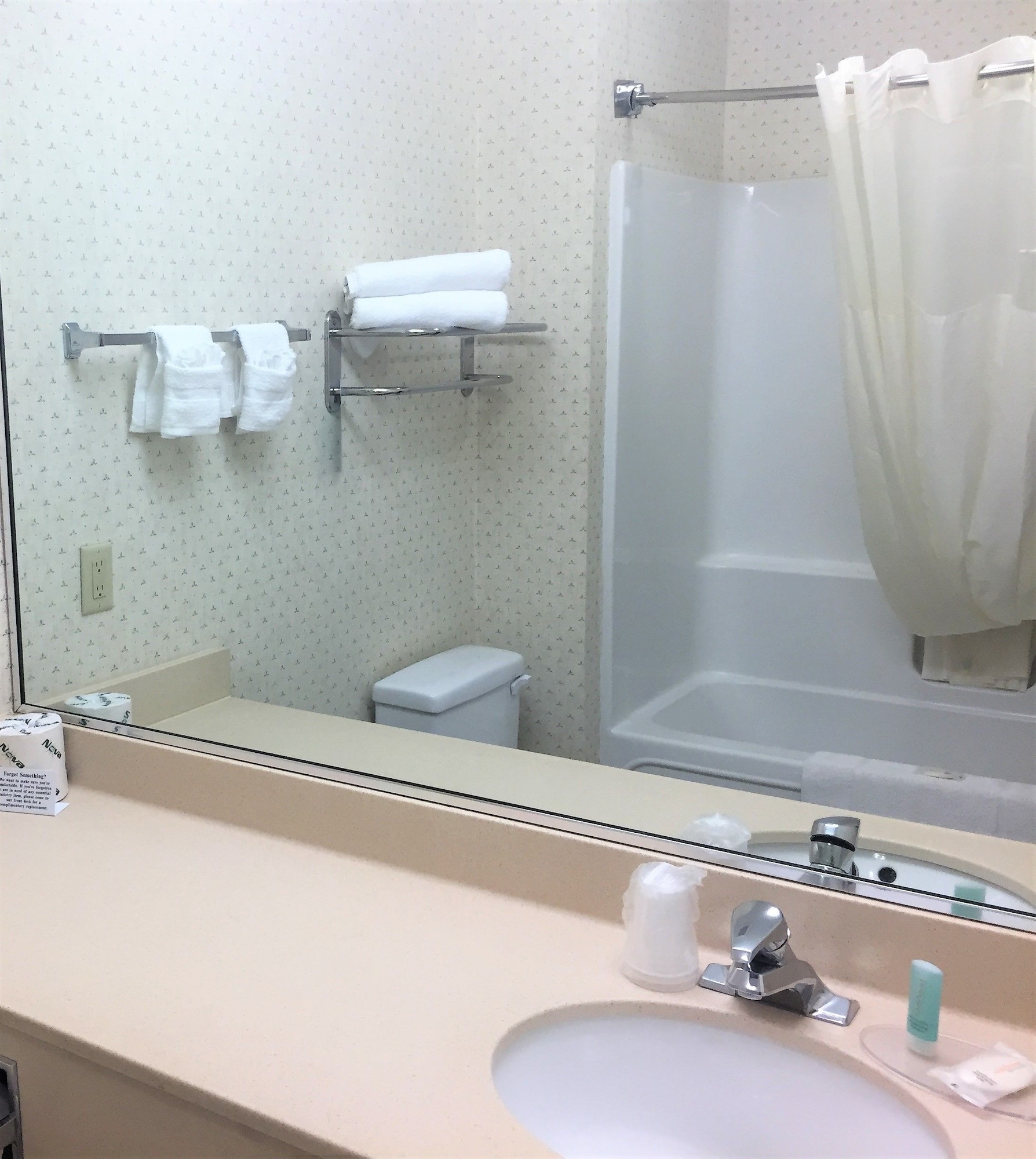 جناح بسريرين كوين بمطبخ، MainStay Suites Wilmington - University Area 6/6
