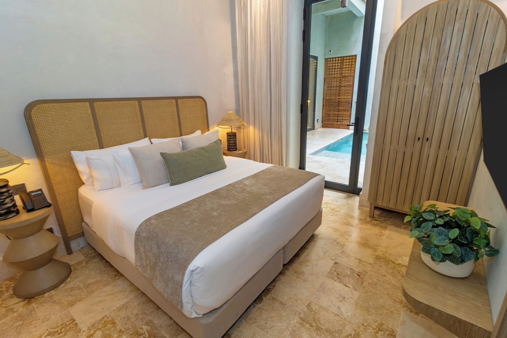 2 BEDROOMS, PRESIDENTIAL, SUITE, PRIVATE POOL, GROUND FLOOR