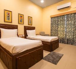 Executive Room, Mayfair World Cup Village 2/2