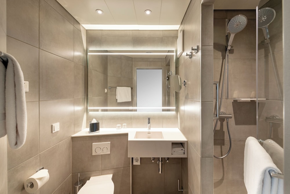 Novotel Zurich Airport Messe Hotel 63/64