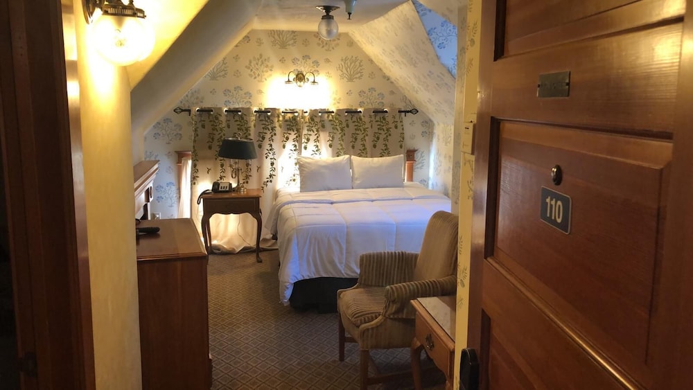Pacific Grove Inn 50/79