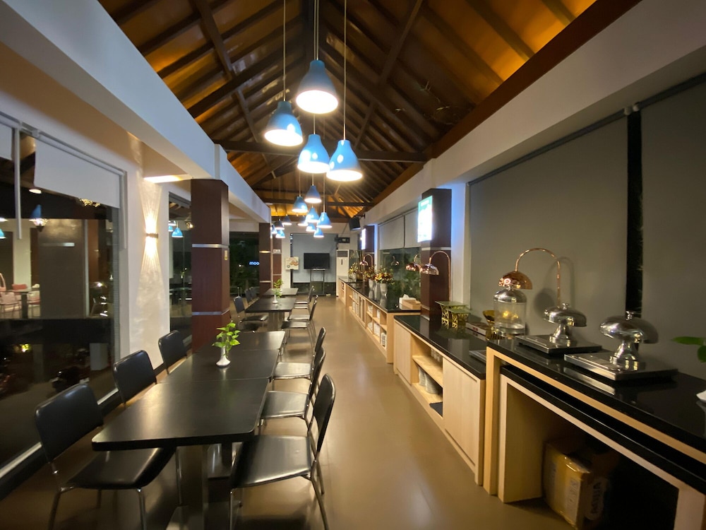 Narita Hotel Tulungagung 26/35