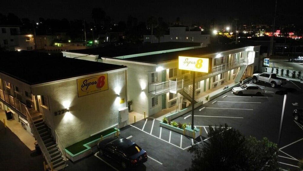 Super 8 by Wyndham Oceanside Downtown 3/50