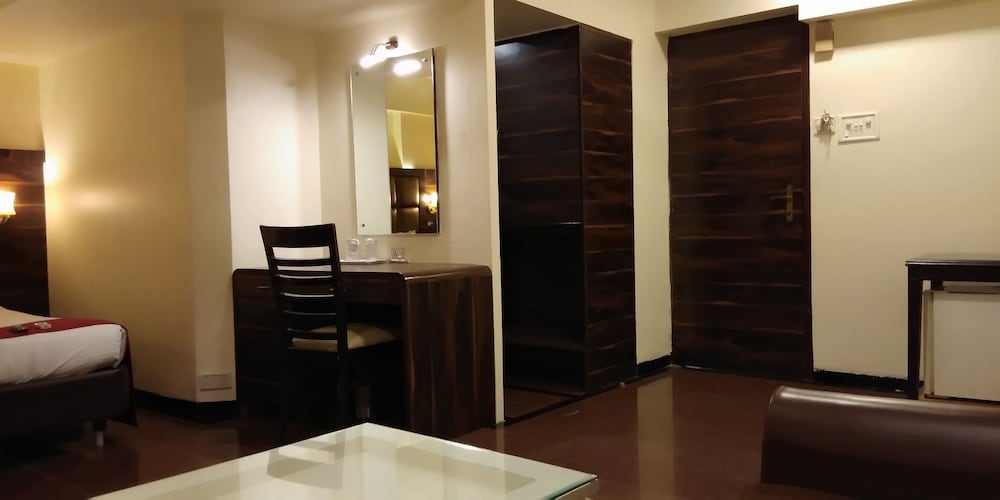 HOTEL HERITAGE DAKSHIN 47/50