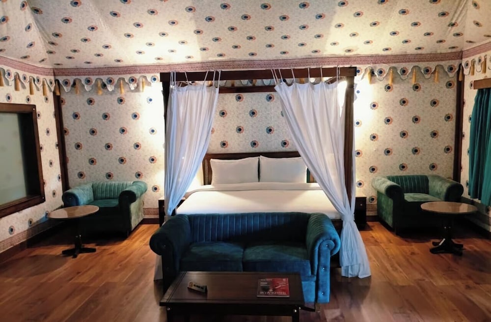 SUNRISE, TENT, PRIVATE POOL