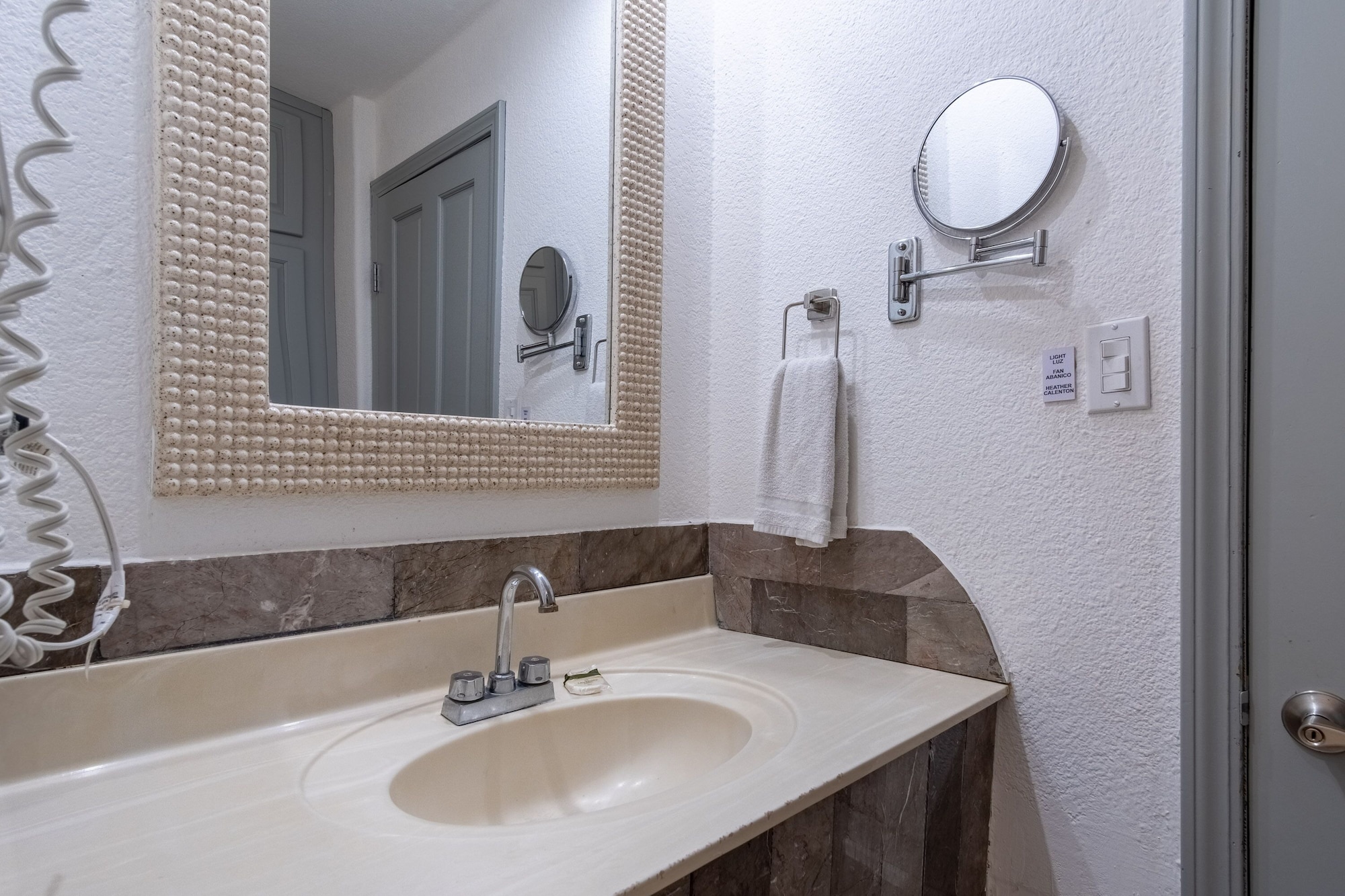 غرفة ديلوكس بشرفة بإطلالة جزئية على البحر، Playa Bonita Resort 4/4