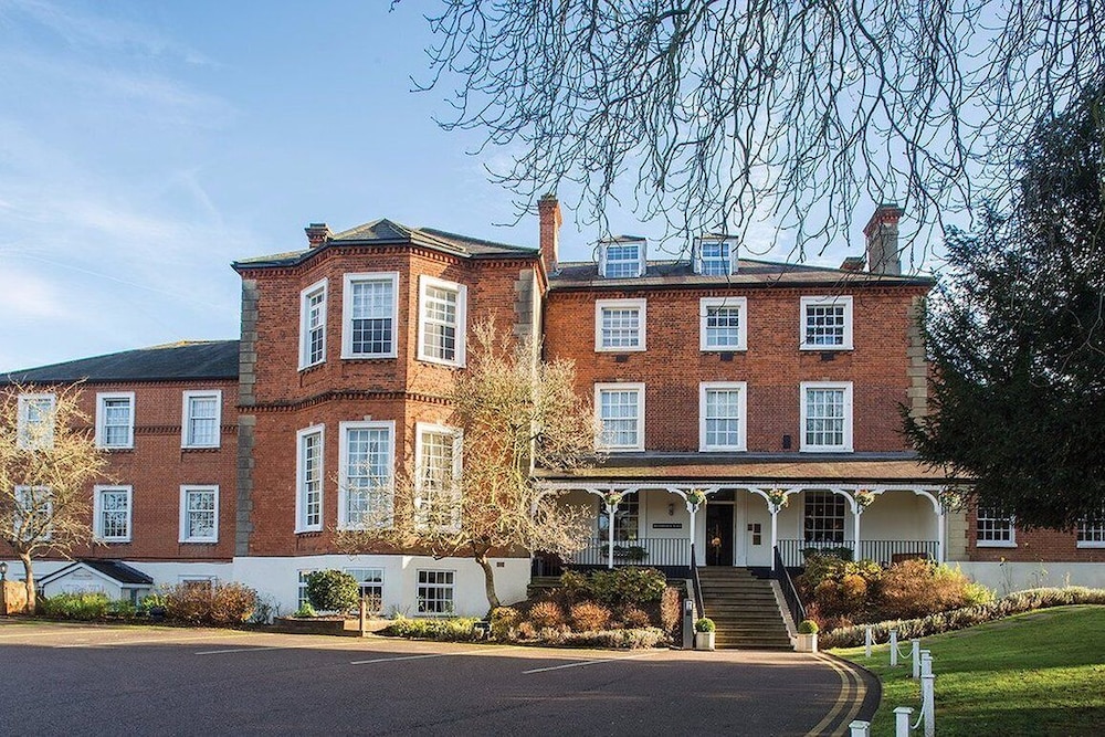 Brandshatch Place Hotel and Spa 2/48
