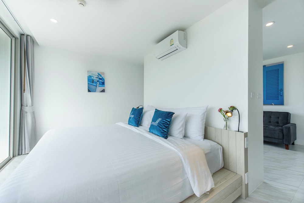DELUXE, DOUBLE BED