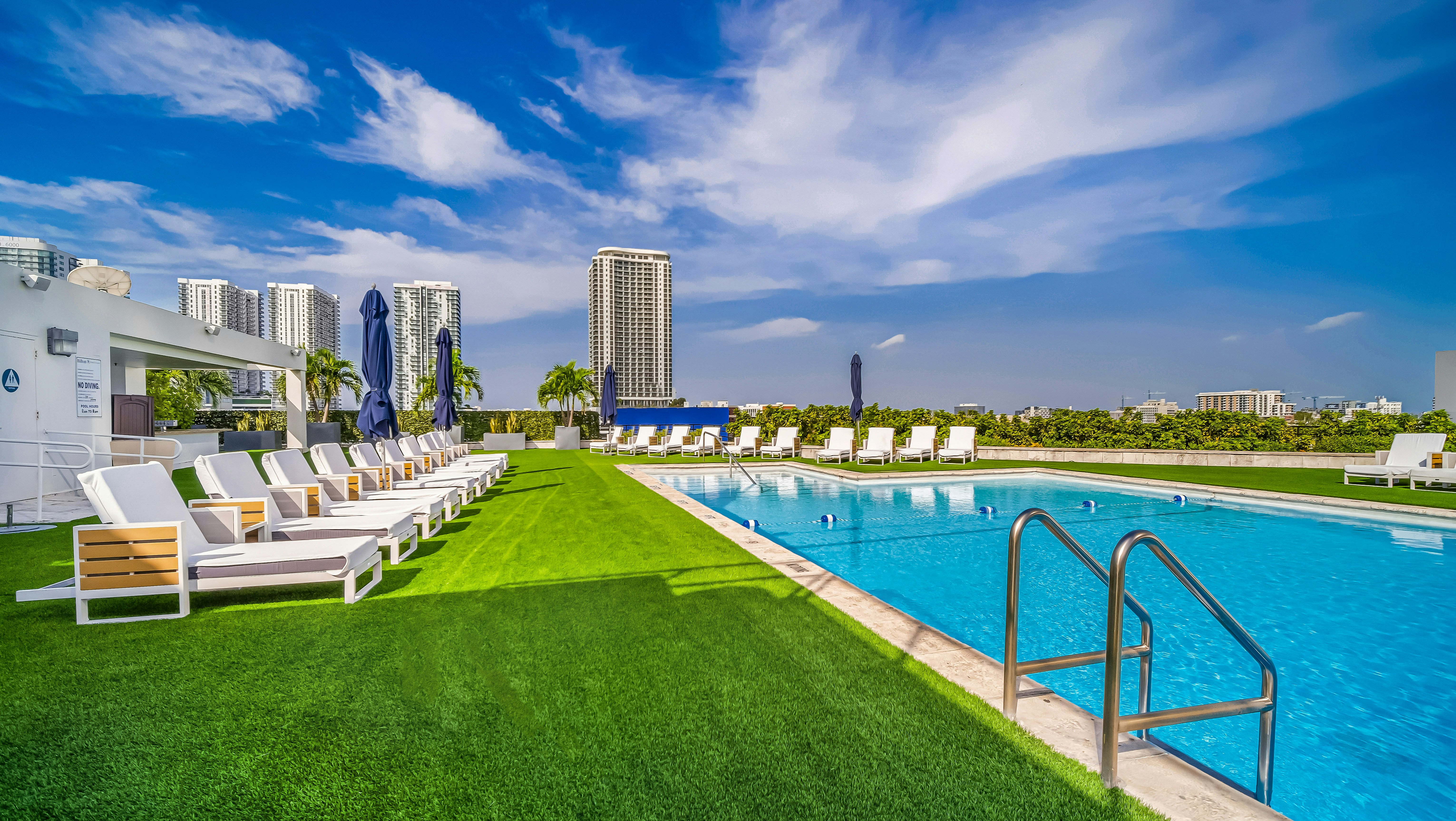Hilton Miami Downtown 53/55