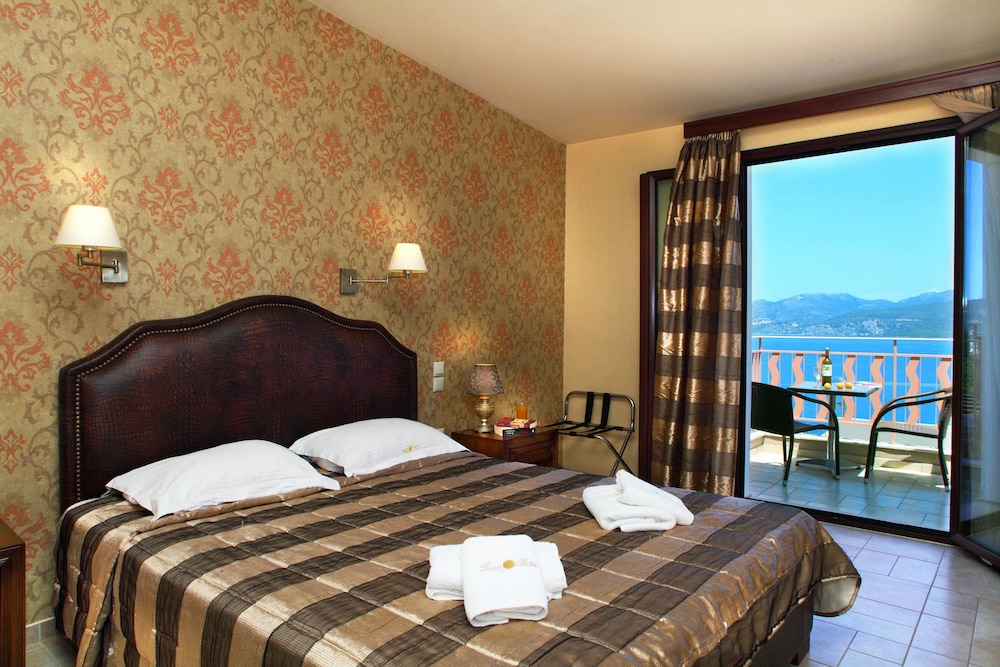 Tesoro Hotel 6/20