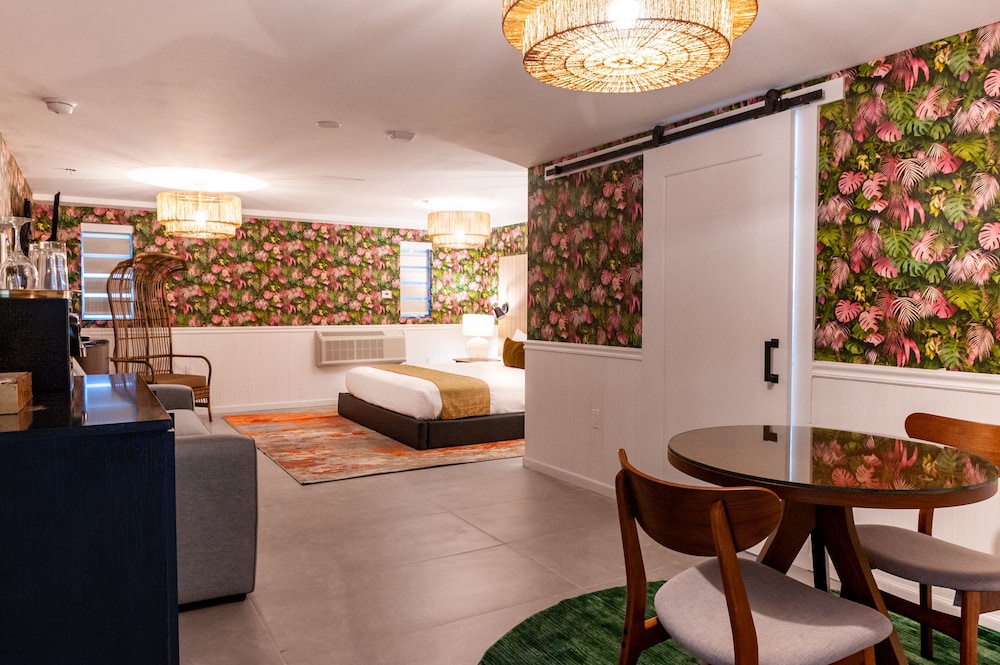 Whitelaw Hotel 41/59