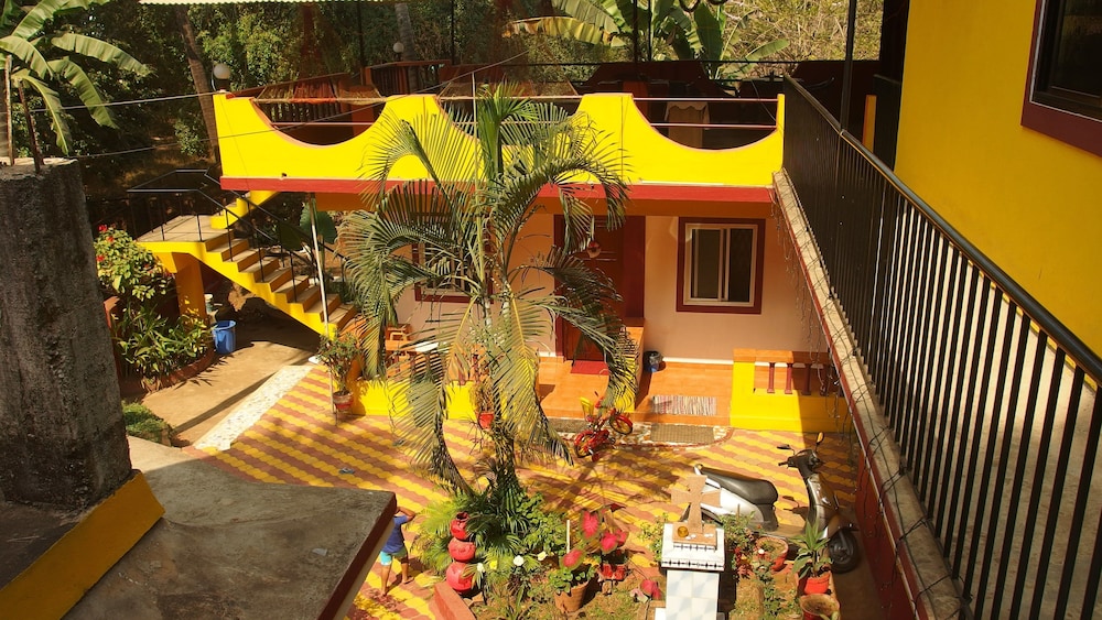 Yellow House 14/17