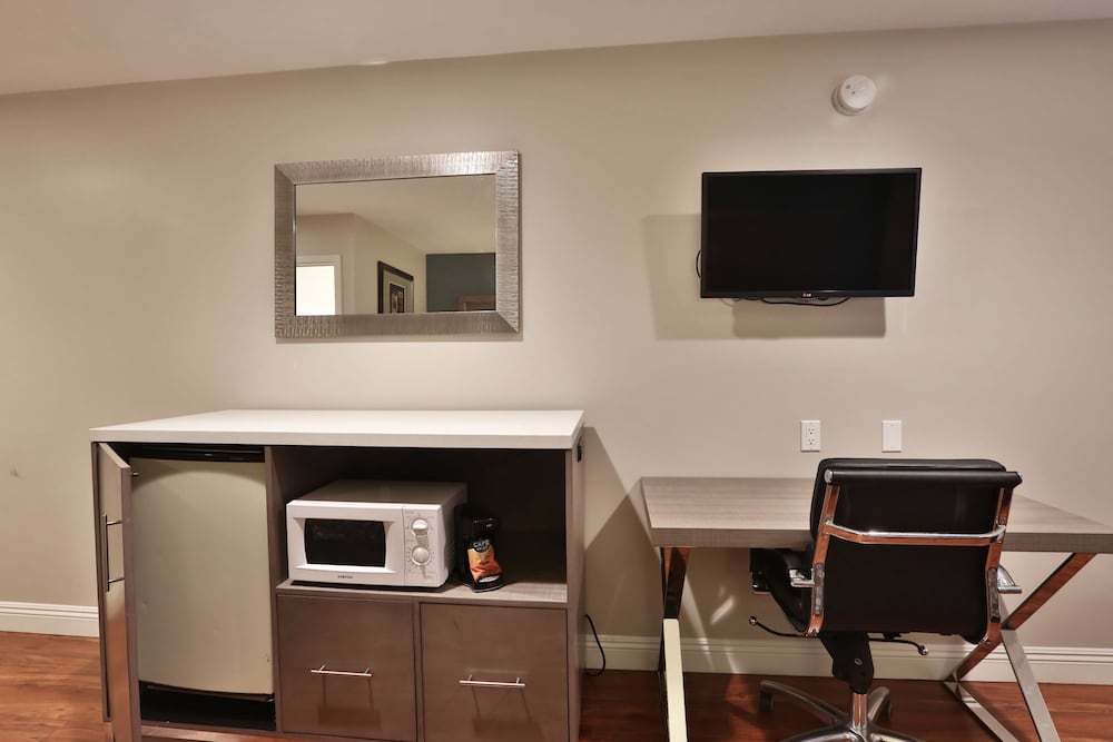 Hotel 414 Anaheim 47/66