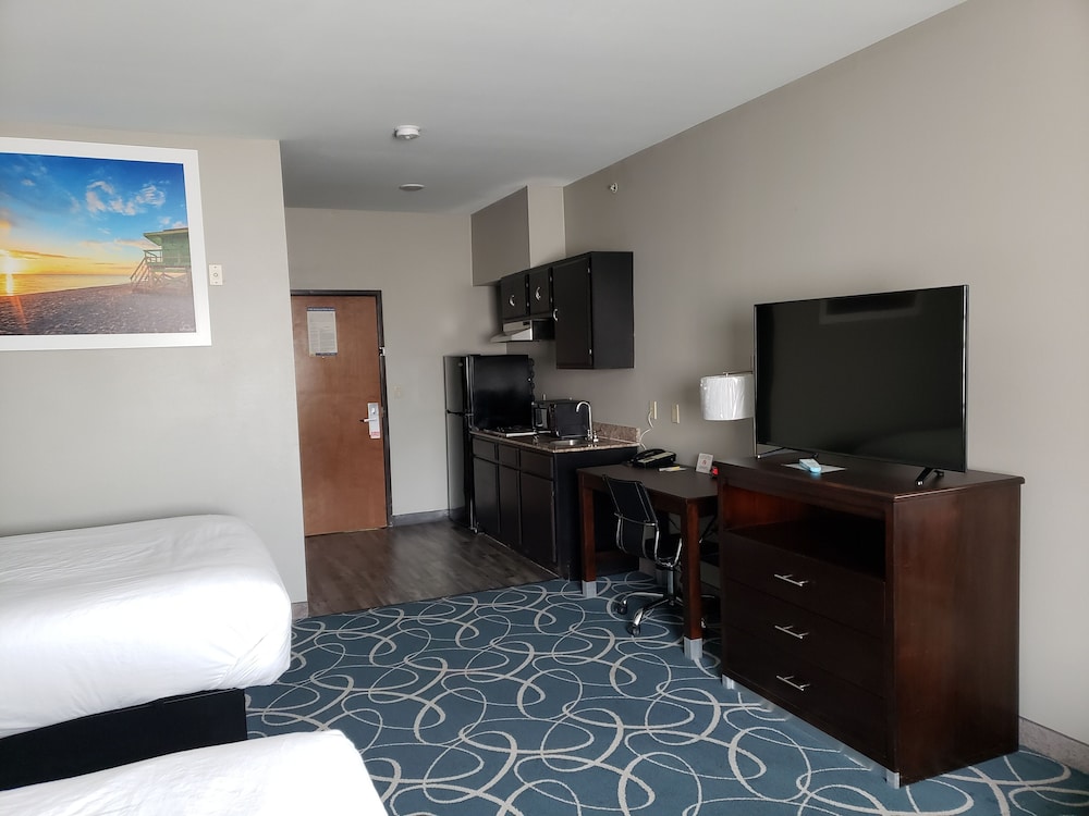 Days Inn Suites By Wyndham Cleburne Tx 24/42
