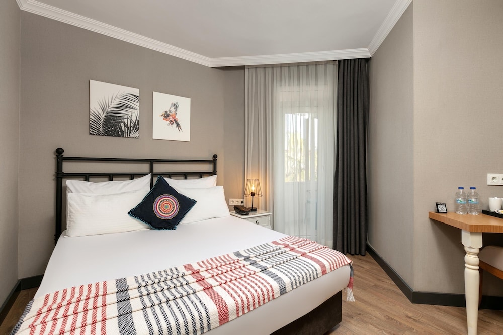 STANDARD, DOUBLE OR TWIN BED