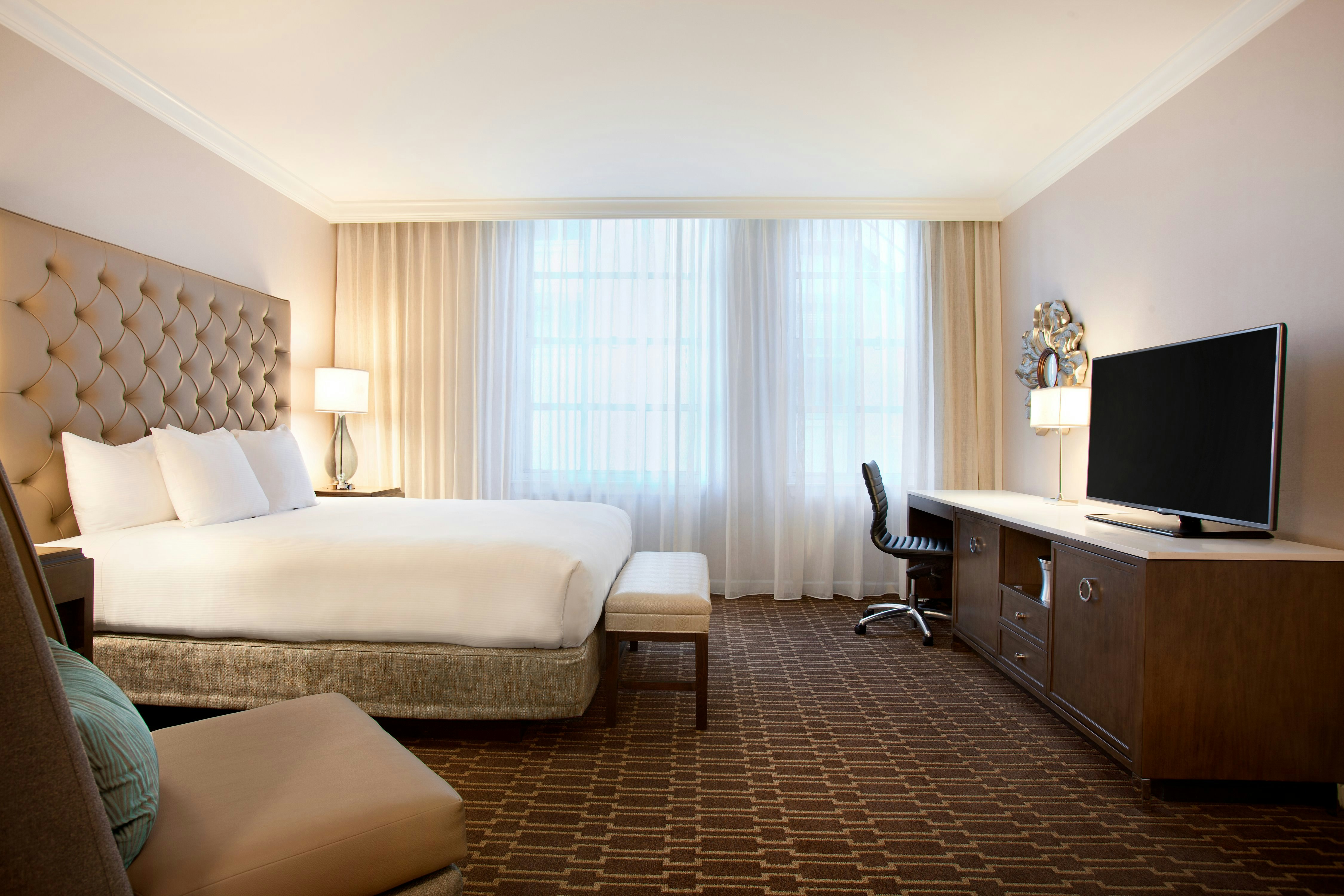 ROOM, KING BED, ACCESSIBLE