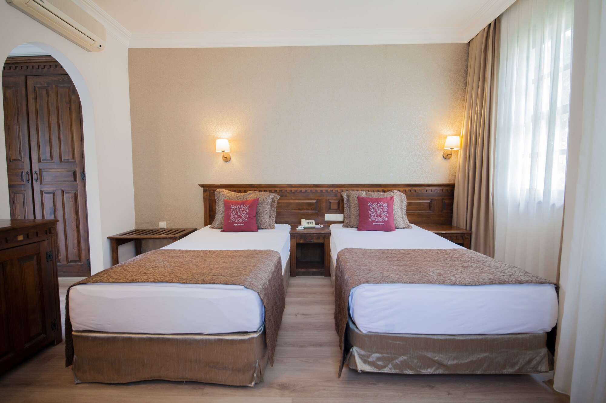 STANDARD, TWIN BEDS