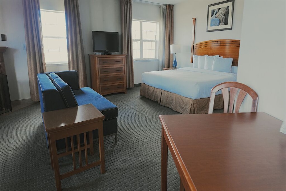 Host Inn All Suites 13/32