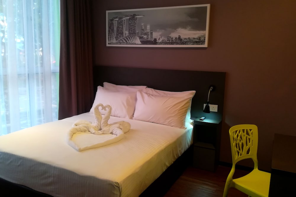 The Loft Plaza Hotel 8/25