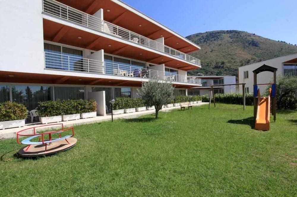 SPORTING CLUB RESORT 33/48