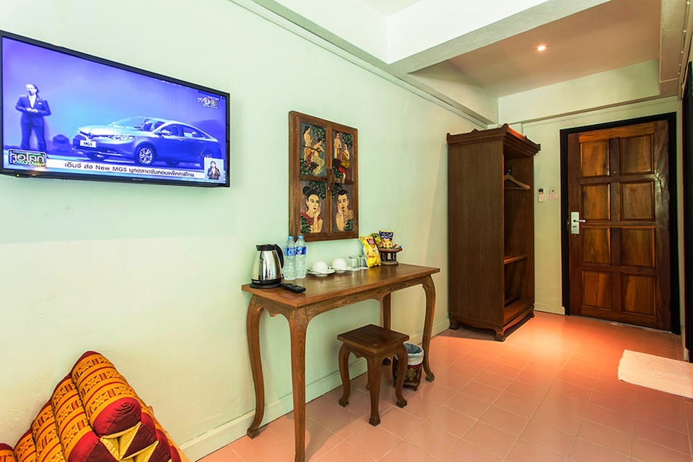 A Hotel Budget 17/61