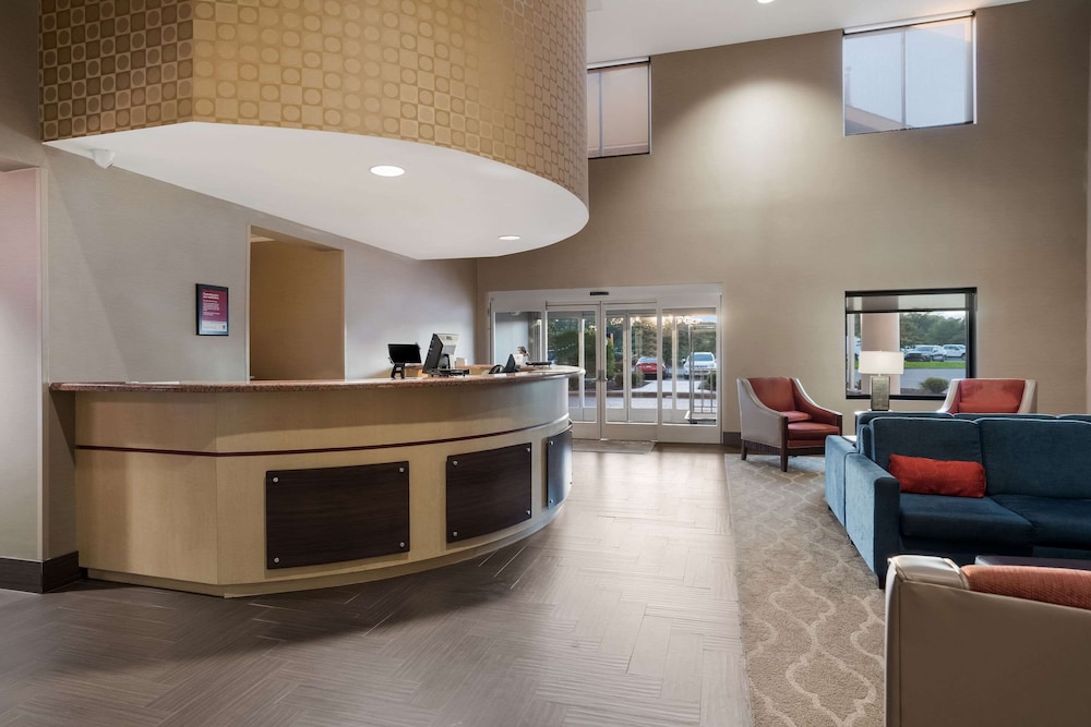 Comfort Suites Suffolk Chesapeake 10/47