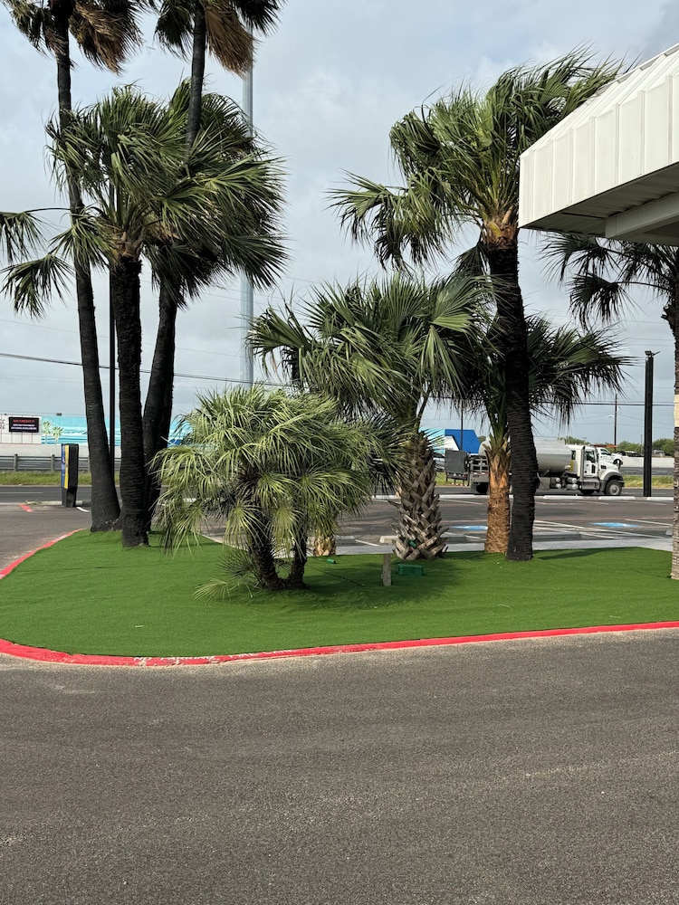 Baymont by Wyndham Corpus Christi Airport 43/50