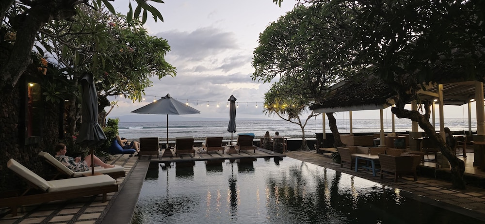 Alam Candi Dive Resort 33/36
