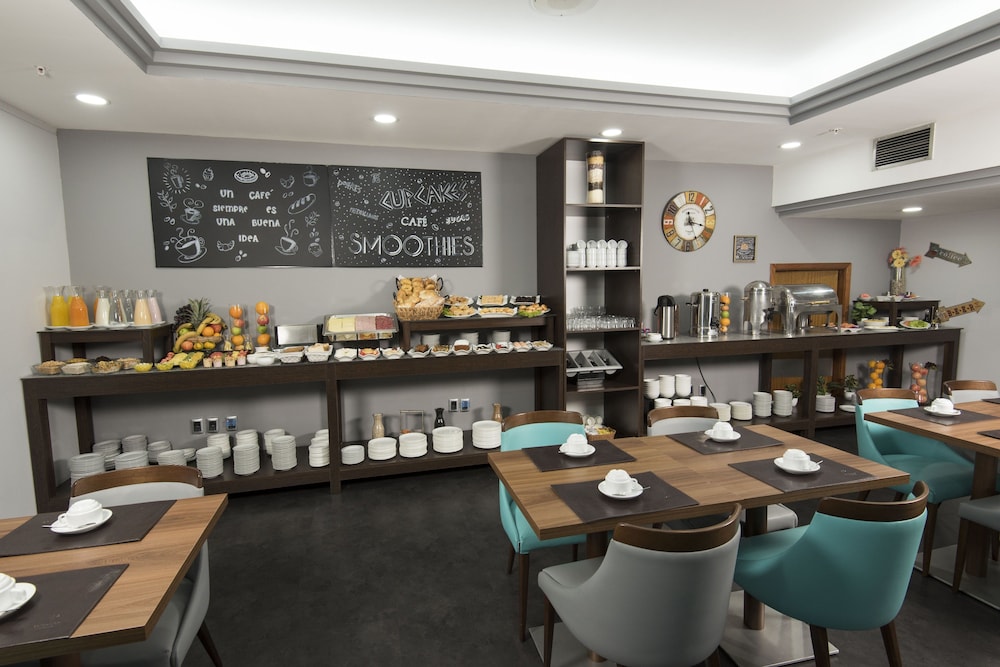restaurant cafeteria