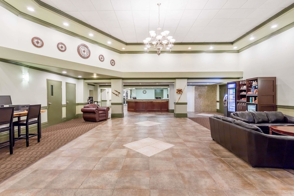 Ramada By Wyndham Hinton 3/32