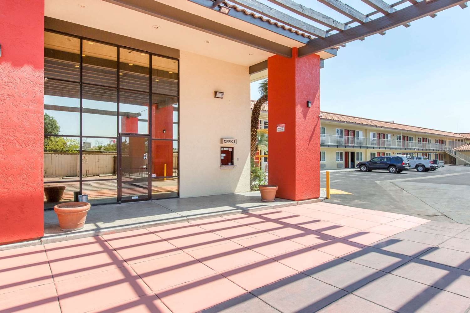 Baymont by Wyndham Bakersfield 5/7