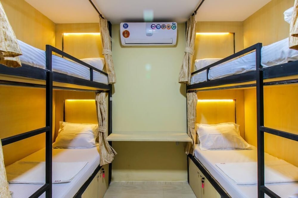 MIXED DORM, EXECUTIVE