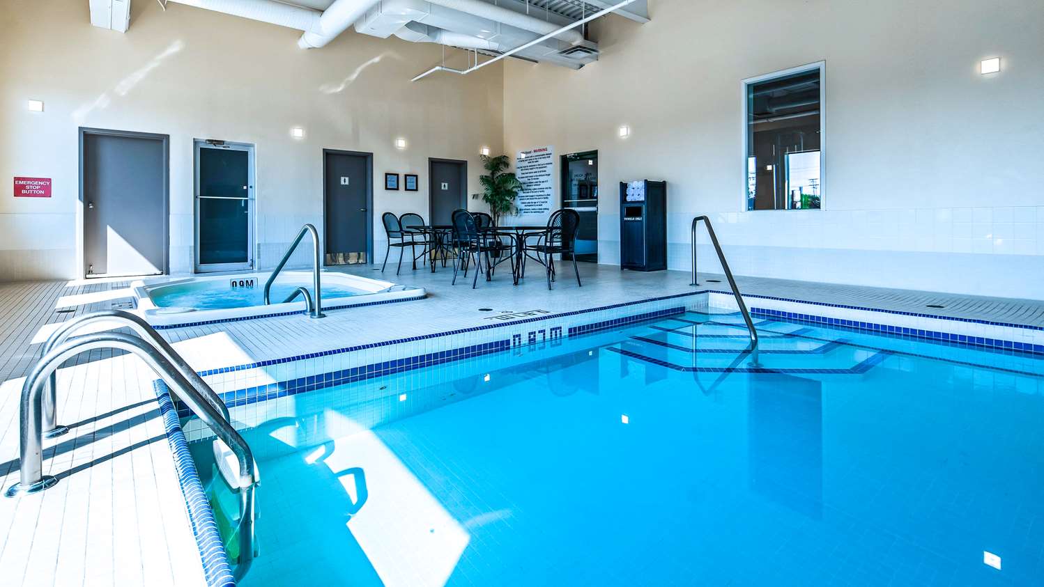 Best Western Plus Winnipeg Airport Hotel 17/45